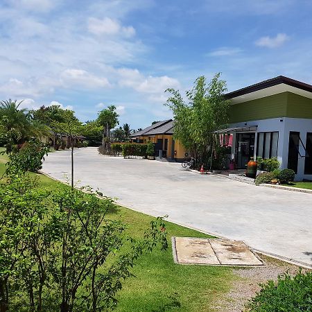 Nicasio Hotel Csumphon Kültér fotó